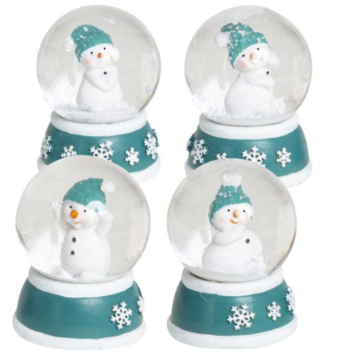 4 x süsse Mini-Schneekugeln Schneemann | Trendfarbe türkis weiss auf Sockel Schneeflocke | Wichtelge