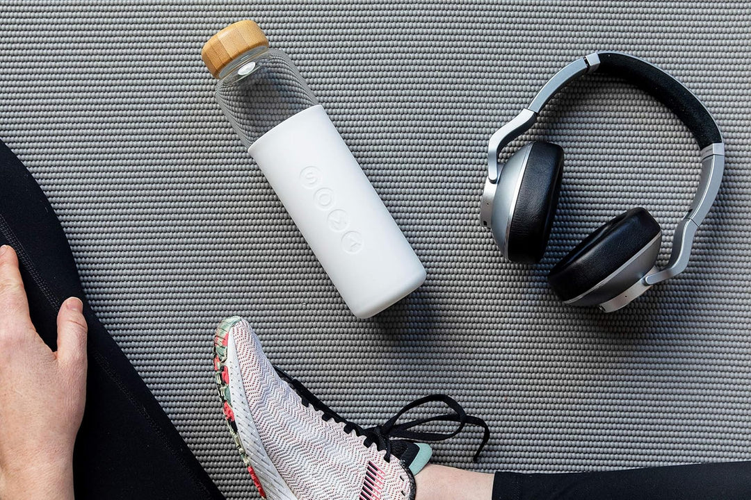 SOMA Free Glass Water Bottle with Silicone Sleeve, White Wasserflasche aus Glas, BPA-frei, mit Silik