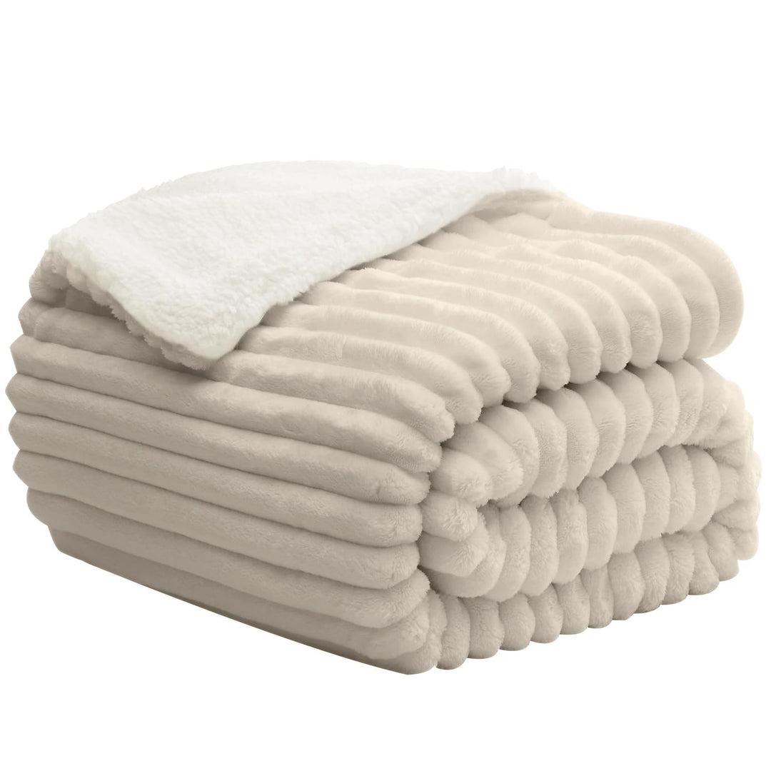 BEDELITE warme Decke Sherpa Kuscheldecke Flauschig Beige 150x200 | dicke Deko Fleecedecke, Cord Über