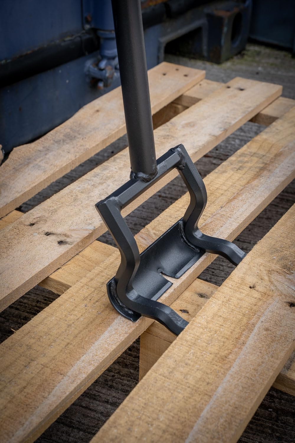 Roughneck Gorilla ROU64644 Pallet Buster – Heavy-Duty Demolition Pry Bar for Dismantling & Lifting P