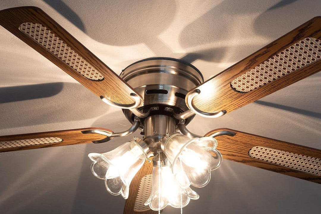 Pepeo - Kisa Deckenventilator mit Beleuchtung | Ventilator mit Zugschalter in Silber mit Wendeflügel