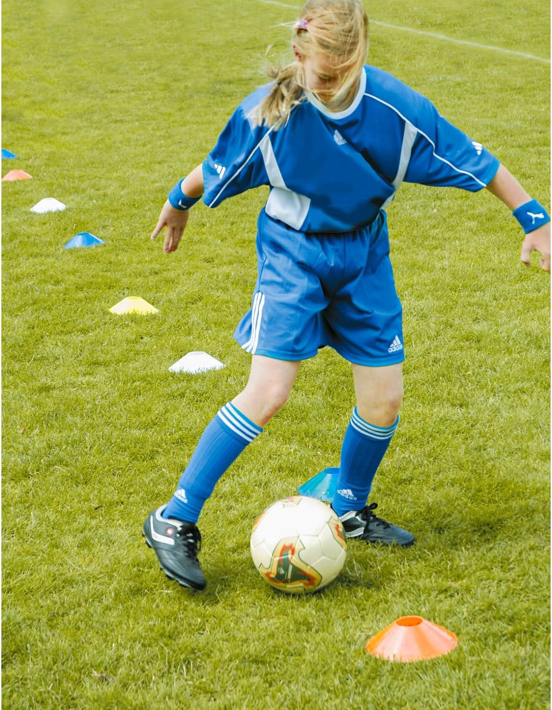 Sport-Thieme Markierungshauben-Set | ø 30 cm | Vielseitige Trainingshilfe | 30 Hauben in 3 Farben |