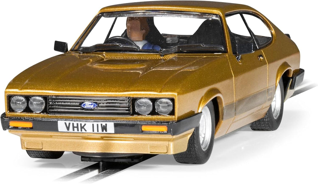 Scalextric C4642 The Professionals Capri Twin Pack Slot Car Racing, Silber/Gold