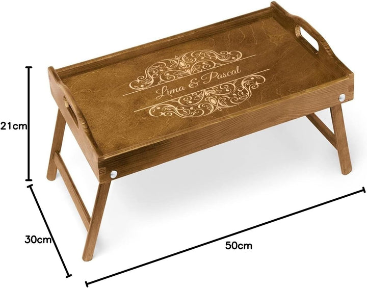 Maverton Betttablett mit Gravur - für Zwei - Sofatisch mit Griffen - klappbar - mit erhöhtem Rand -