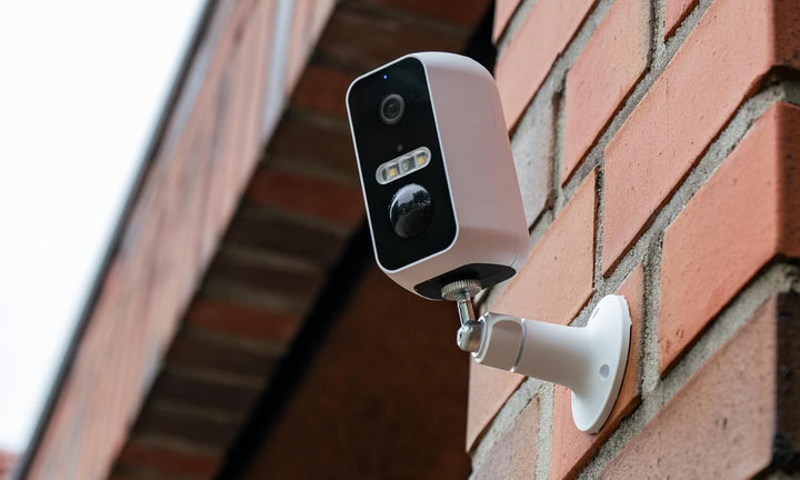 Rollei Wireless Security Cam 2K – Bewegungserkennung, Kabellose Stromversorgung, App-Steuerung und E
