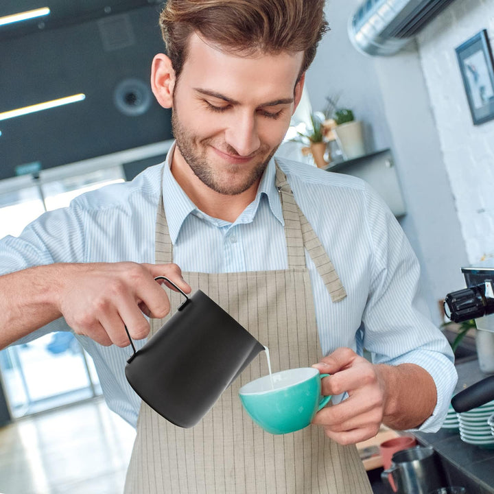 Joeji's Kitchen ﻿﻿Schwarzes 600ml Barista Milchkännchen Edelstahl - ﻿ Milchkännchen zum Aufschäumen