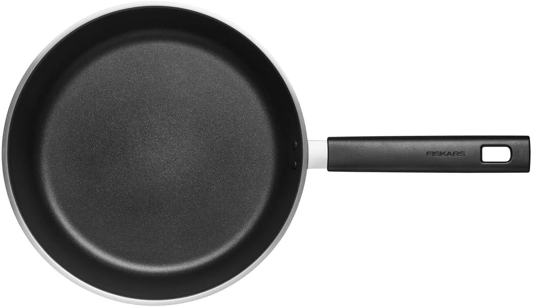 Fiskars Bratpfanne, Ø 28 cm, Für alle Kochfelder geeignet, Rostfreier Stahl/Kunststoff, Kratzfest, H