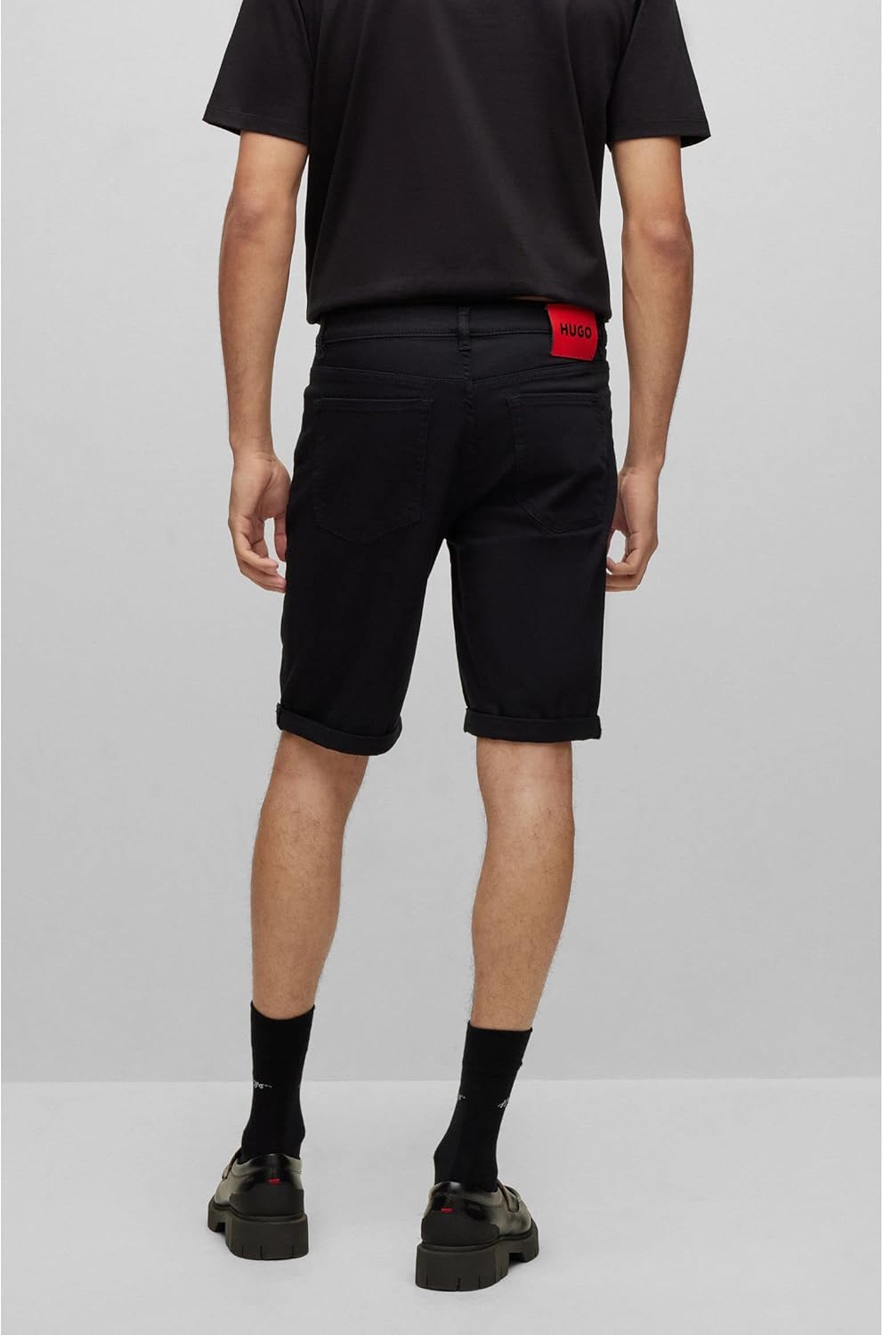 HUGO Herren 634/S Schwarze Tapered-Fit Shorts aus bequemem Stretch-Denim mit Stay-Black-Finish, 28