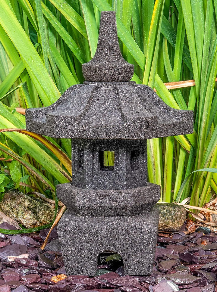 IDYL Stein-Laterne Lampe "Yukimi" aus Lavastein |frostfest |Höhe 50 cm | massives Naturprodukt | Dek