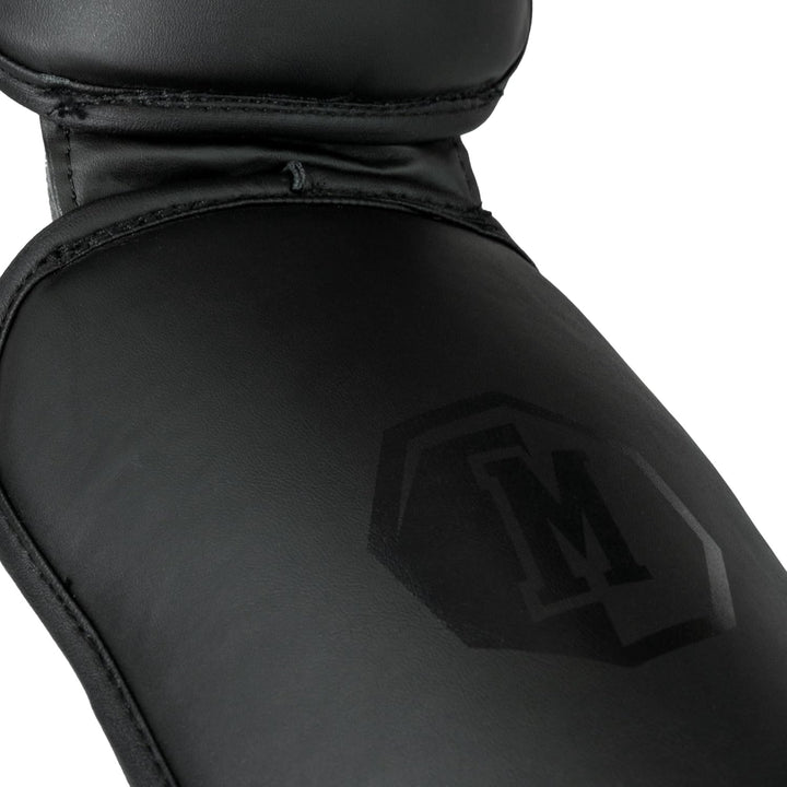 MADGON Schienbeinschoner mit perfektem Sitz und Dicker Polsterung - Schienbeinschutz für Kampfsport,