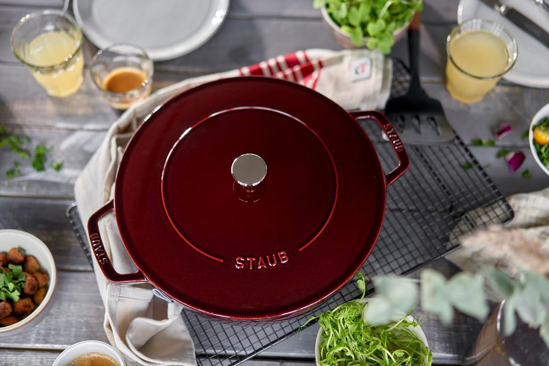 STAUB Gusseisen Bräter, Chistera Tropfenstruktur im Deckel, Rund 28 cm, 3,7 L, Grenadine Rot Grenadi