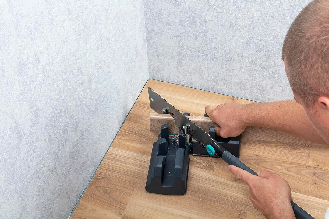 wolfcraft Schmiege und Schneidlade, praktischer Helfer um Fussleisten bis zu einer Höhe von 70 mm zu