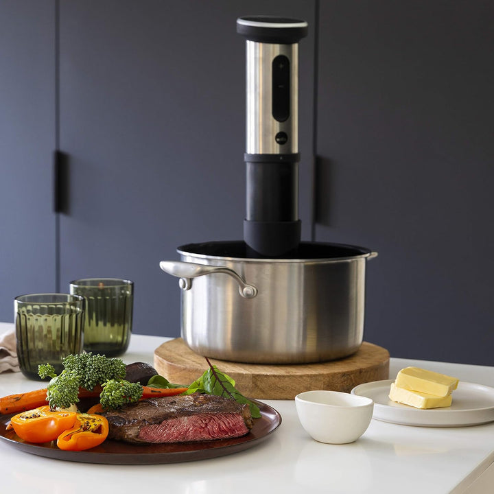 Wilfa CREEK Sous-Vide Garer - 1200 Watt, einstellbare Temperatur zwischen 20-90°C, Kapazität zur Erw