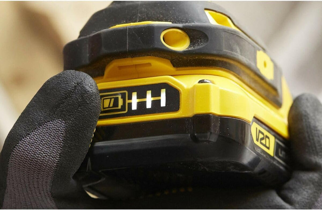 Stanley FatMax 18V Akku-Schlagschrauber SFMCF810D2K (2.0Ah, max. Drehmoment 170 Nm, bürstenloser Mot
