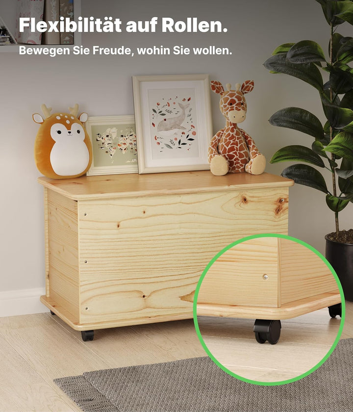 KMH®, grosse Spielzeugkiste auf Rollen aus massivem Pinienholz (Natur)