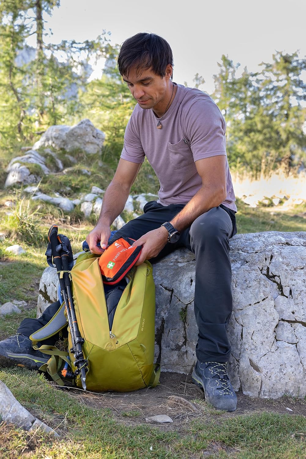 deuter AC Lite 22L SL Hiking & Daypack Backpack with Narrow Fit, Steel Frame & Superior Breathabilit