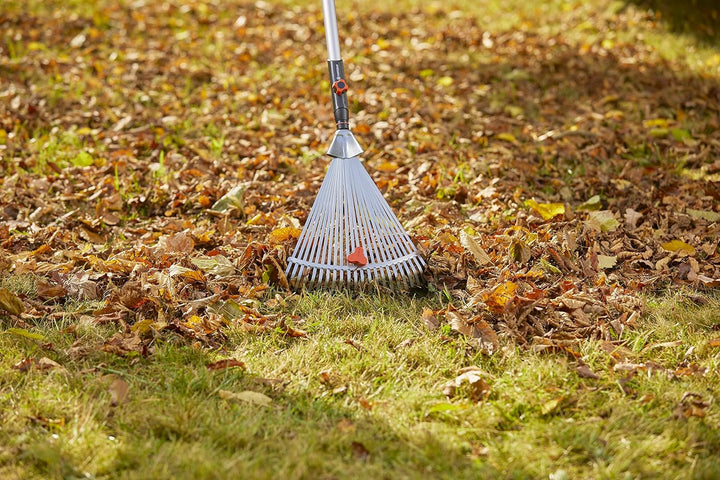 Gardena combisystem-Verstellbesen: Laubrechen mit Variabler Arbeitsbreite von 30-50 cm, ideales Gart