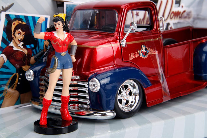 Jada Toys 253255010 Wonder Woman DC Bombshells, 1952 Chevy COE Pickup, Auto, Spielzeugauto aus Die-c