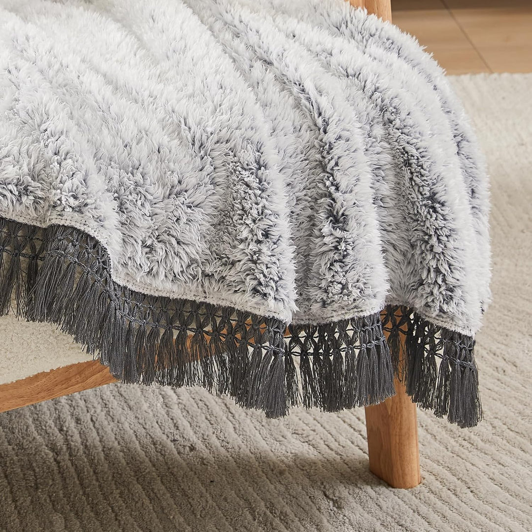 EMME Sherpa Decke Sofa Kuscheldecke Dekorativ mit Quasten, 150x200 cm Flauschige Wohndecke Dicke Sof