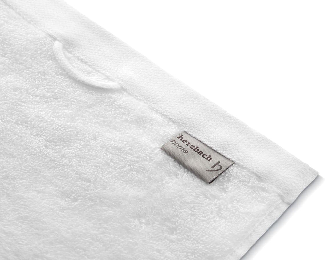 herzbach home Premium Badetuch 100 x 150 cm (weiss) – Grosses, weiches & saugstarkes Badehandtuch in