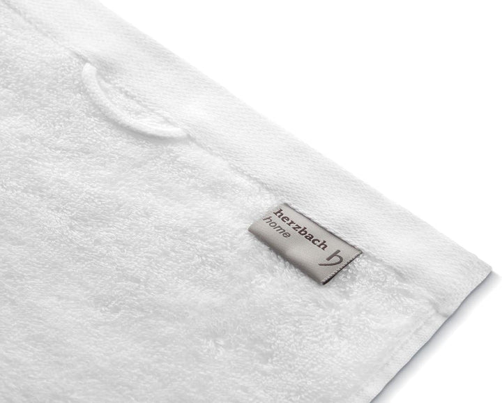 herzbach home Premium Badetuch 100 x 150 cm (weiss) – Grosses, weiches & saugstarkes Badehandtuch in