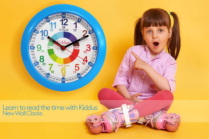 Kiddus Wanduhr für Kinder. Analoger Zeitlehrer mit Zeitlernübungen. Stilles Uhr. Viele Sprachen. Eng