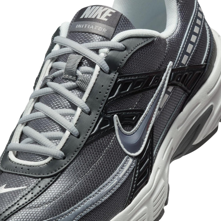 Nike Initiator Schuh für Herren, IB4467 38 EU Anthracite Mtlc Cool Grey Smok, 38 EU Anthracite Mtlc