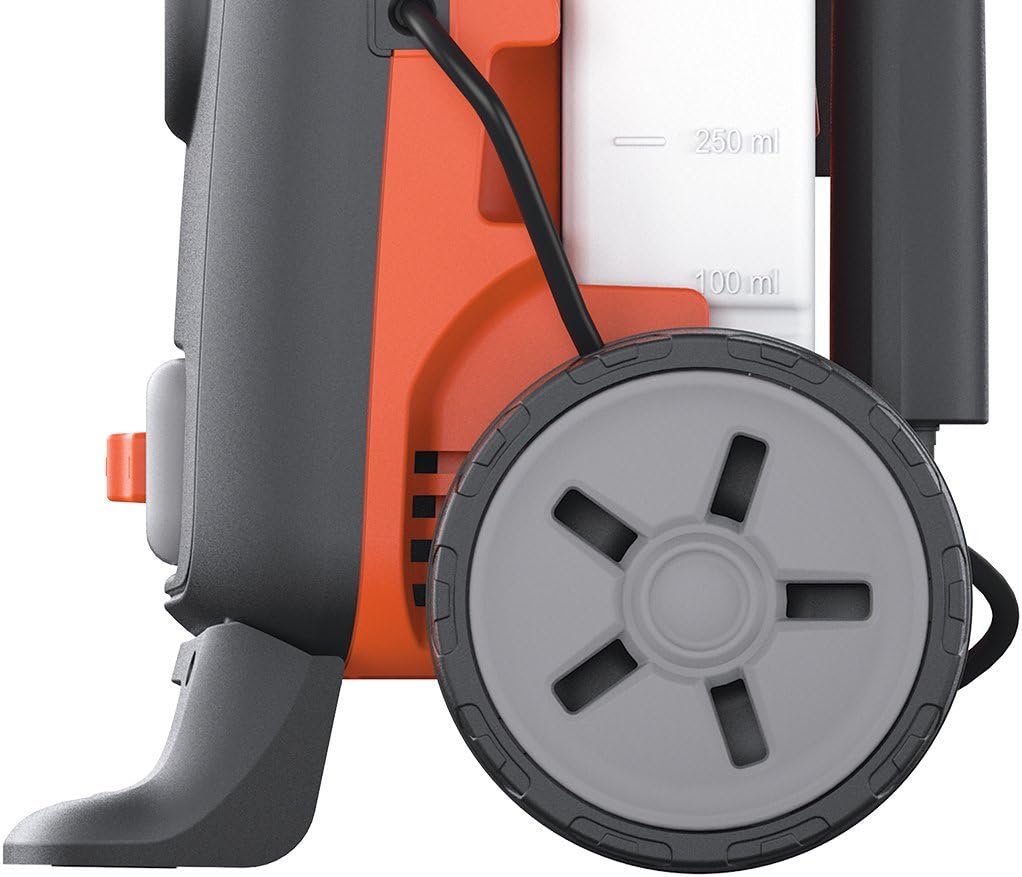 BLACK+DECKER Hochdruckreiniger BXPW1600PE mit Patio Cleaner und Feste Bürste (1600 W, 125 bar, 420 l