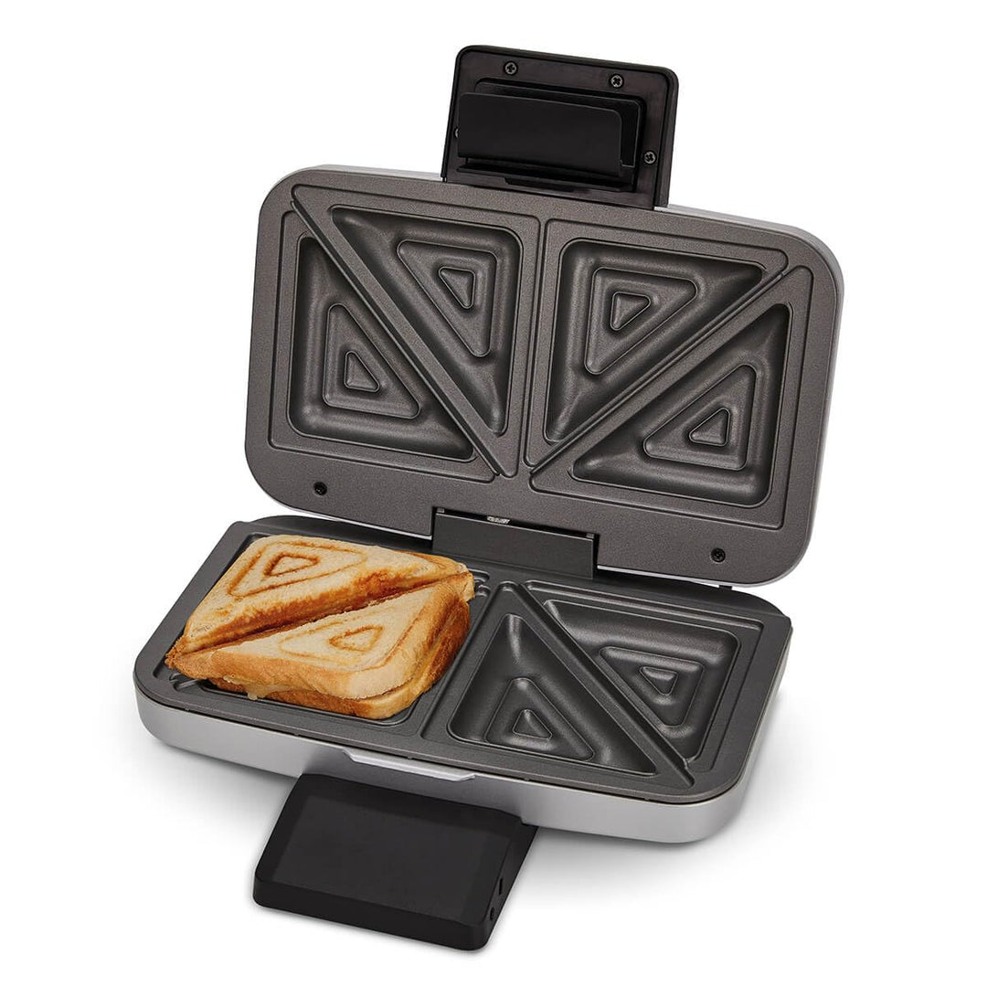Cloer 6259 Sandwichmaker, 900 W für 2 diagonal geteilte Toasts, American Toasts, XXL Füllungen Silbe