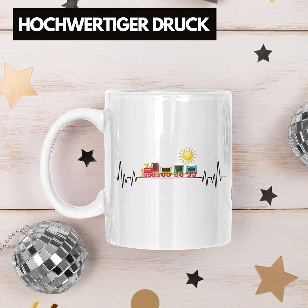 Trendation - Zug Züge Herzschlag Tasse Geschenk für Eisenbahner Zugführer Hobby Geschenkidee (Weiss)