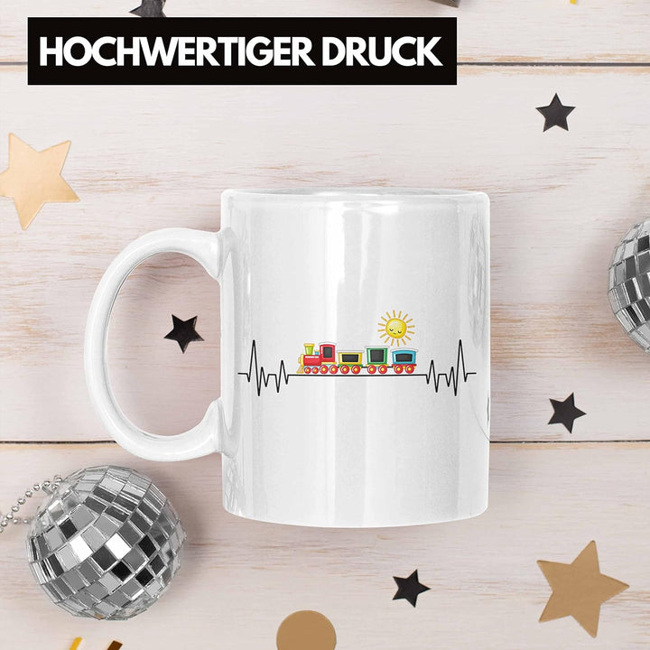 Trendation - Zug Züge Herzschlag Tasse Geschenk für Eisenbahner Zugführer Hobby Geschenkidee (Weiss)