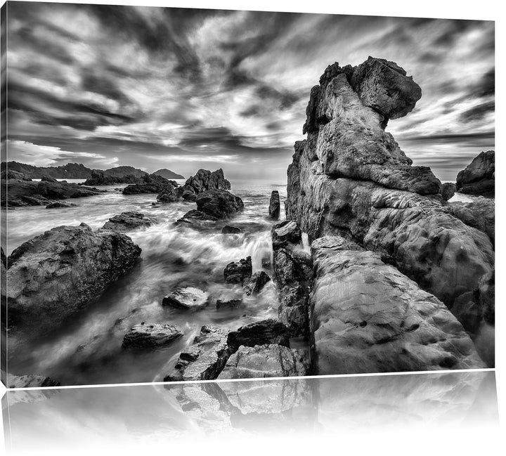 Pixxprint Monocrome, Steinige Küste bei Abenddämmerung, Format: 100x70 auf Leinwand, 100x70