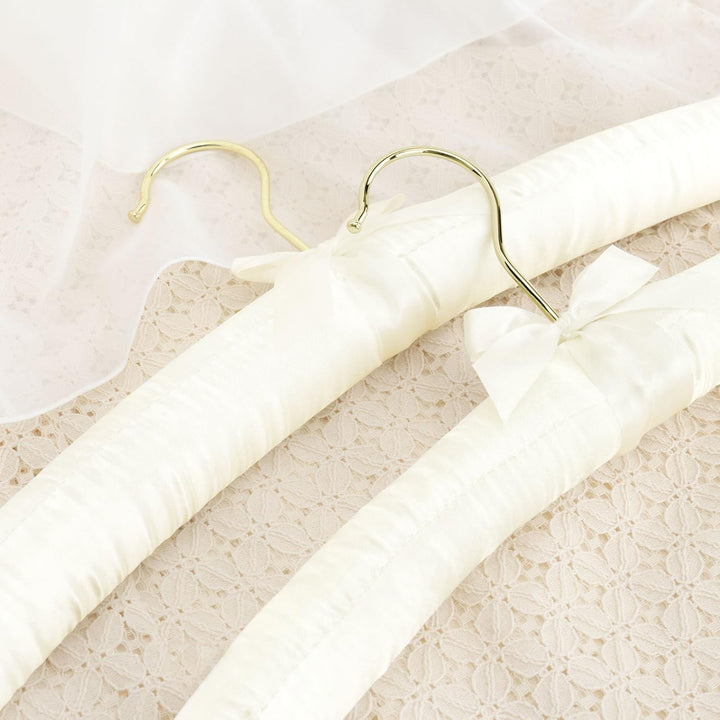 Hangerworld - Gepolsterte Satin Kleiderbügel mit goldenem Haken, 10 Stück - Cremefarben - 43cm