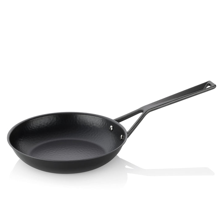 kela 12600 Bratpfanne aus Eisen, Voreingebrannte Eisenpfanne, Induktionsgeeignet, Ø 20 cm, Schwarz,