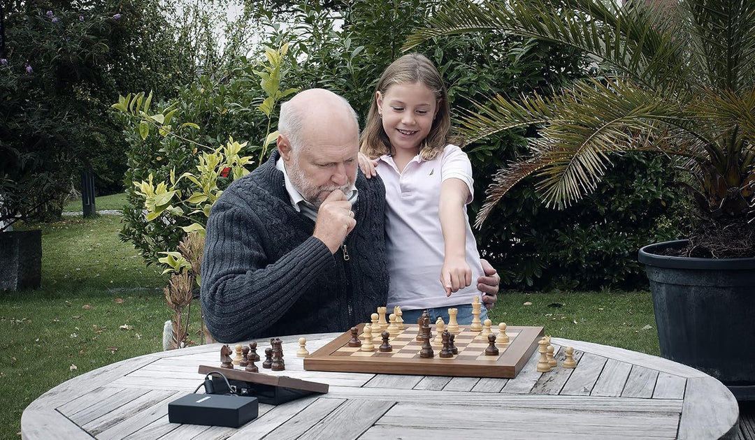 Millennium Chess Classics Exclusive (M828) – Holz-Schachcomputer mit Figurenerkennung, 2 Top-Schachp