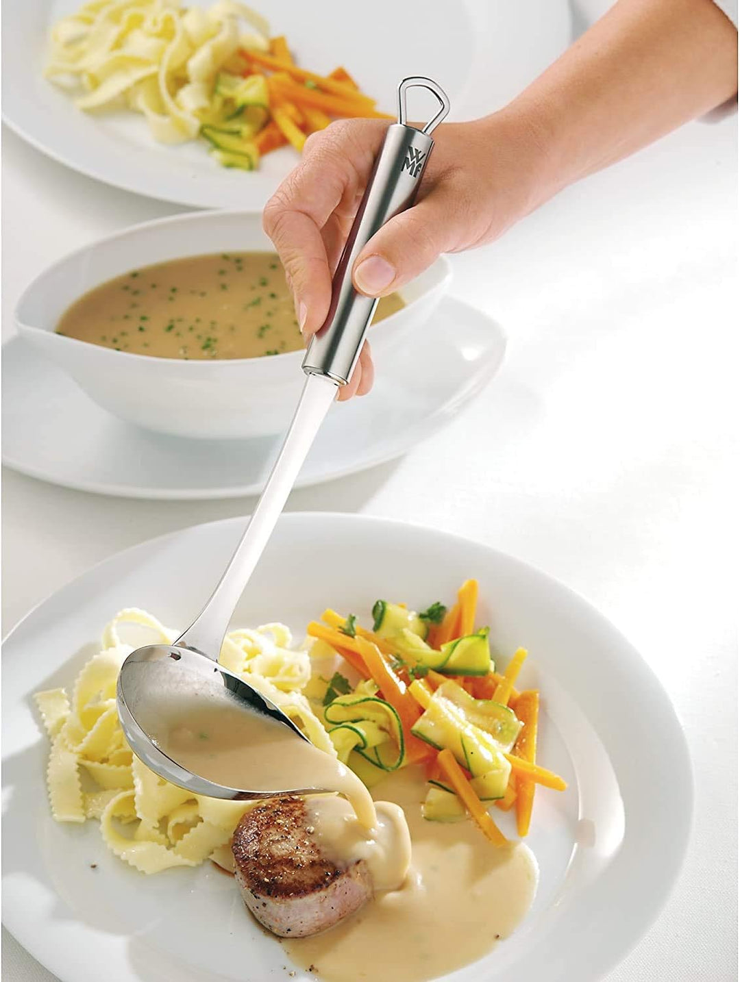 WMF Profi Plus Servierlöffel 32 cm, Vorlegebesteck & Profi Plus Saucenlöffel 28 cm, Sossenkelle mit