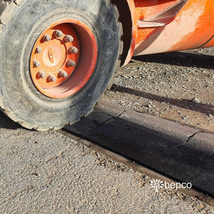 bepco Bordsteinrampe 2er Set (2 Stück) - 100 cm, Verschiedene Höhen, aus Gummi (schwarz), Auffahrram