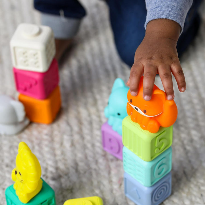 INFANTINO - Set de juegos Apilables - Anillos y Cubos para Apilar - Juguetes Sensoriales Educativos