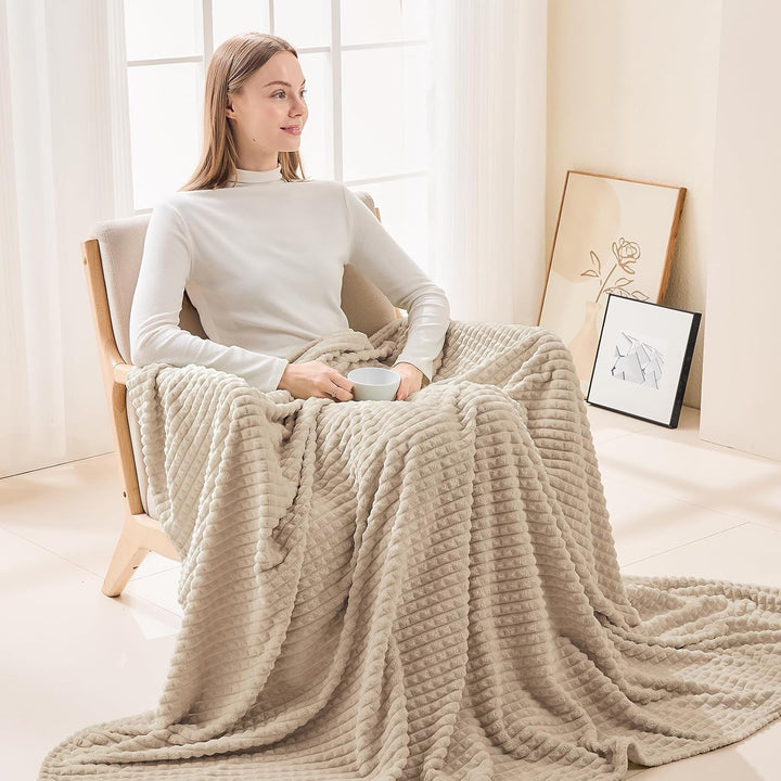 EMME Kuscheldecke Flauschige - 3D-Touch-Erlebnis 200x230cm Fleecedecke, Tagesdecke, Weiche Warme Wol