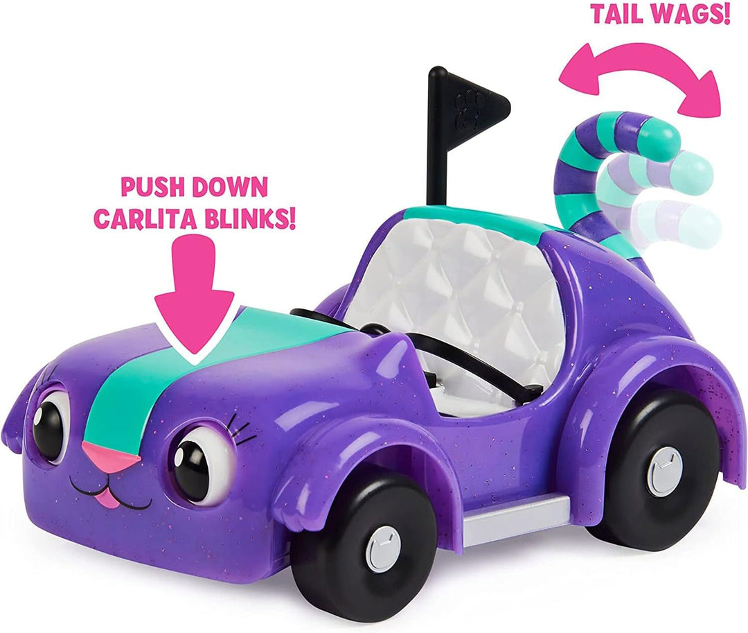 Gabby’s Dollhouse, Carlita-Spielzeugauto mit Pandy Paws-Sammelfigur, 2 Zubehörteilen und 1 Überrasch