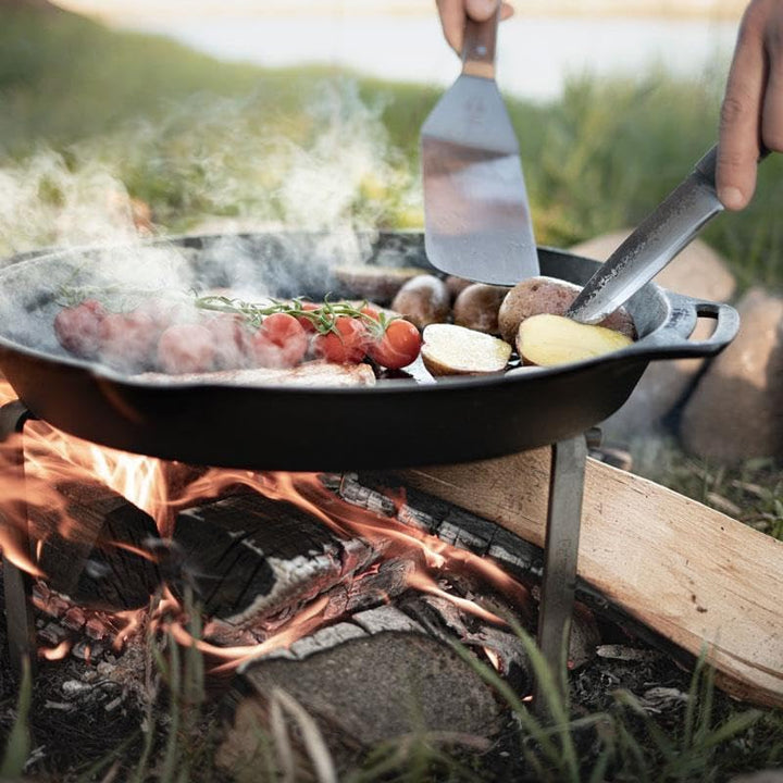 Petromax Gusseisen-Feuerpfanne mit Henkeln - Gusseisenpfanne, 40 cm | Pfanne für Induktion, Gas, Gri
