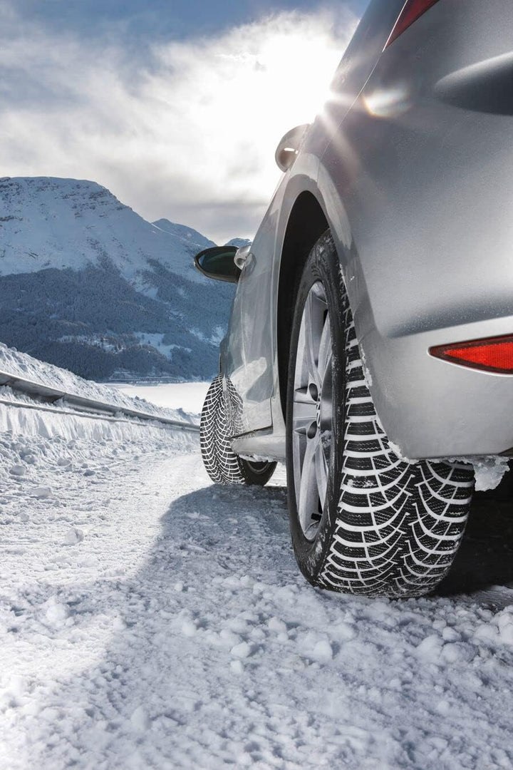 Goodyear UltraGrip 9+ | Winterreifen 205/65R15 94T, 205/65R15 94T