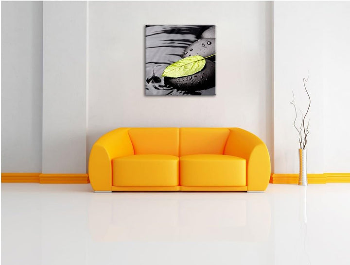 Pixxprint Stein mit Blatt, Format: 70x70 auf Leinwand, XXL riesige Bilder fertig gerahmt mit Keilrah