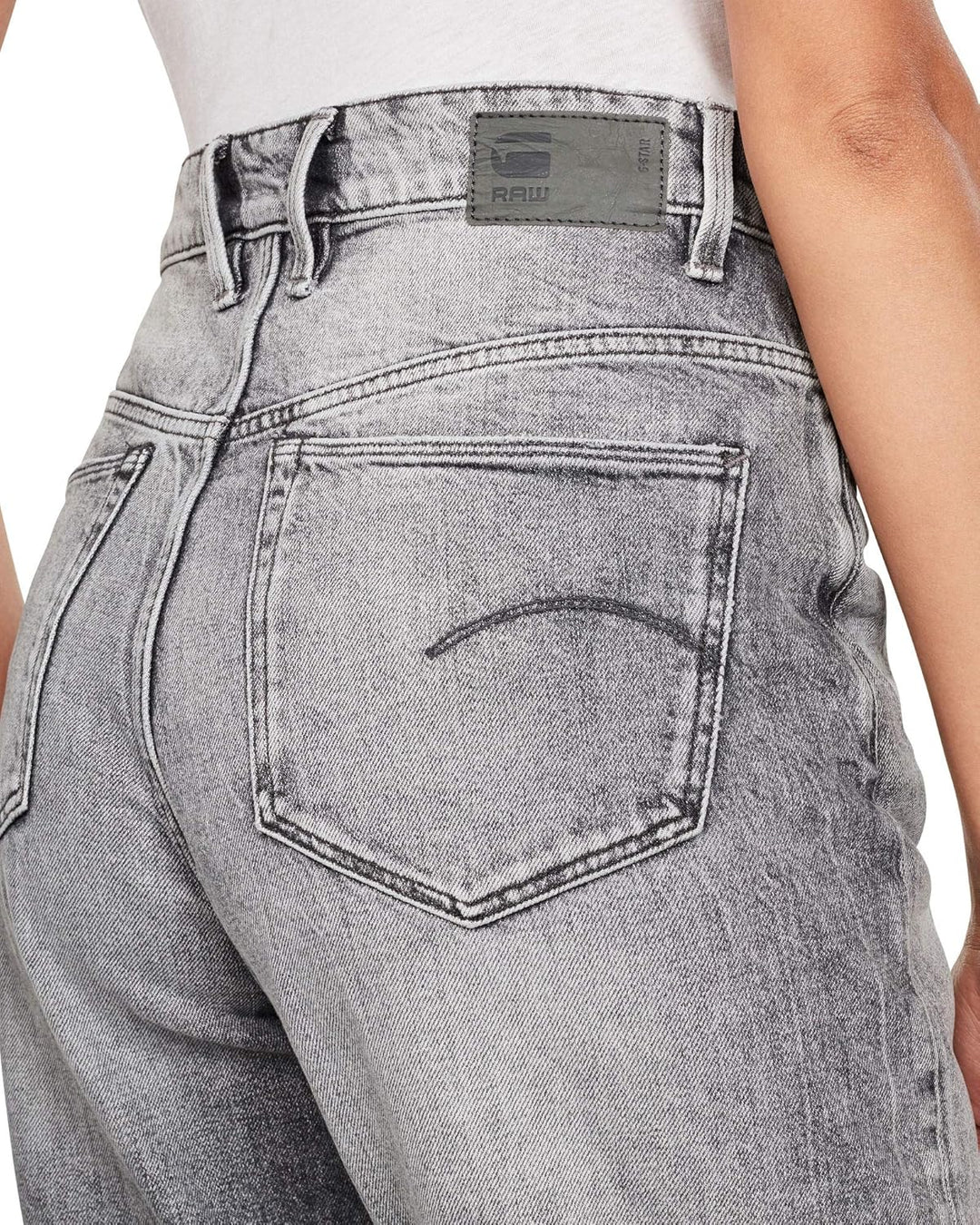 G-STAR Damen Janeh Ultra High Waist Mom Ankle Straight Jeans 25W / 32L Grau (Sun Faded Basalt D16083