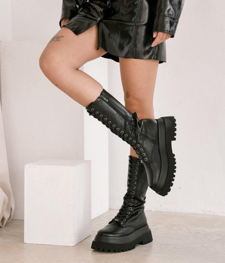 BOSANOVA Hohe Militärstiefel mit Track-Sohle und Schnürung, Reissverschluss innen. 37 EU Schwarz, 37