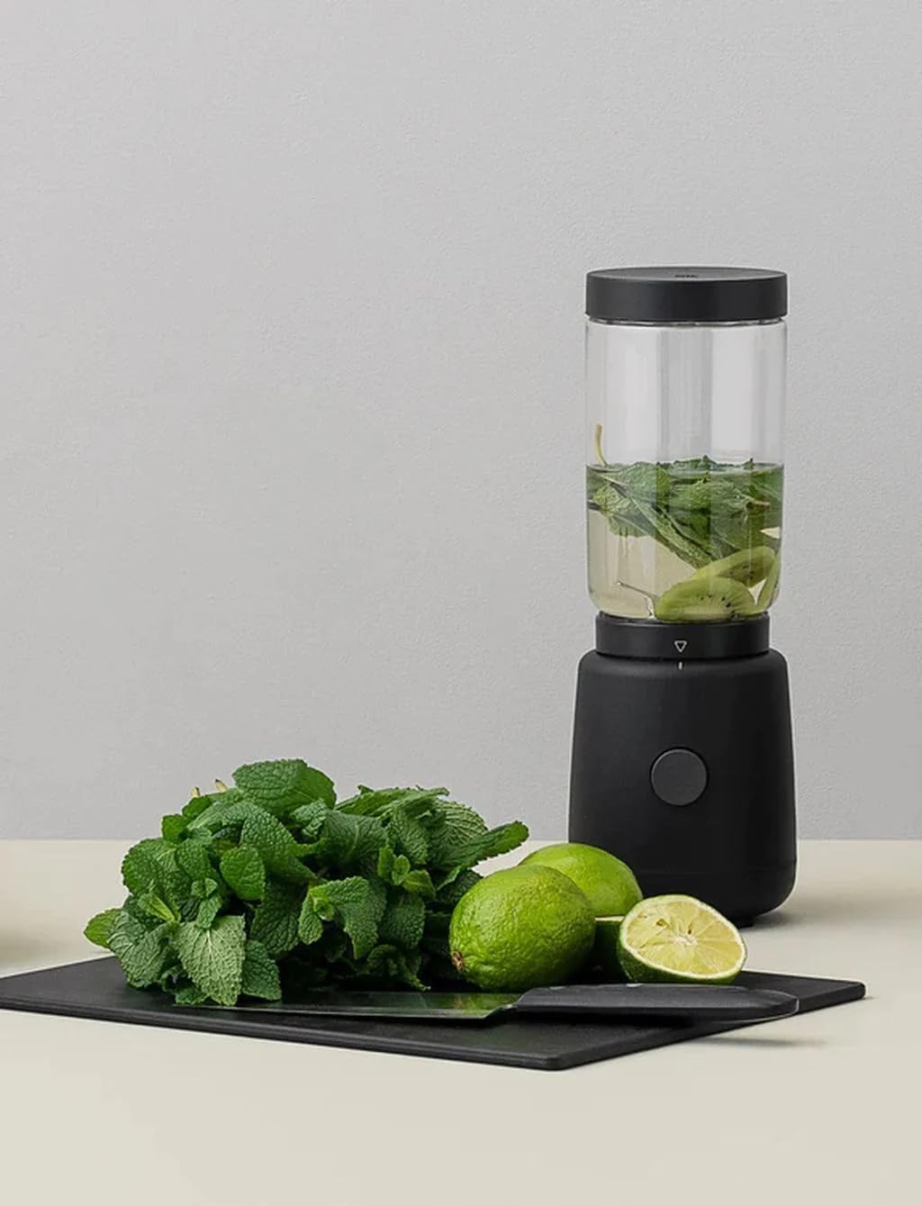 RIG-TIG Smoothie-Blender FOODIE - Persönlicher Frucht-/Gemüse-Shake-Maker - Shaker/Mixer mit Kunstst