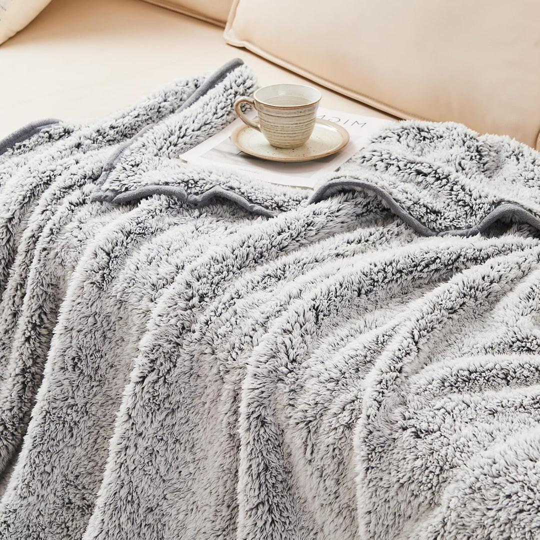 EMME Sherpa Kuscheldecke, Dicke und Elegant, Sofadecke Doppelgesicht Extra Weich, Warme Gemütliche W