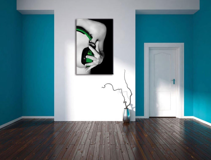 Dark Sexy Girl grüne Kopfhörer als Leinwandbild/Grösse: 100x70 cm/Wandbild/Kunstdruck/fertig bespann