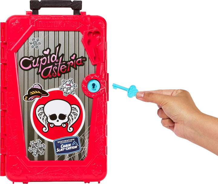 Monster High Skulltimate Secrets Cupid Asteria-Puppe und Zubehörset, Destination: Hütten-Gruselurlau