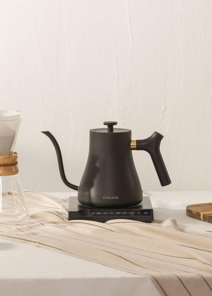 CREATE/HATTORI SWAN/Elektrischer Wasserkocher 0,5L Schwarz/Warmhalten, Sicherheitssystem, Thermostat